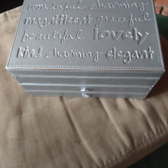 Jewelry box - Picture 10 of 13